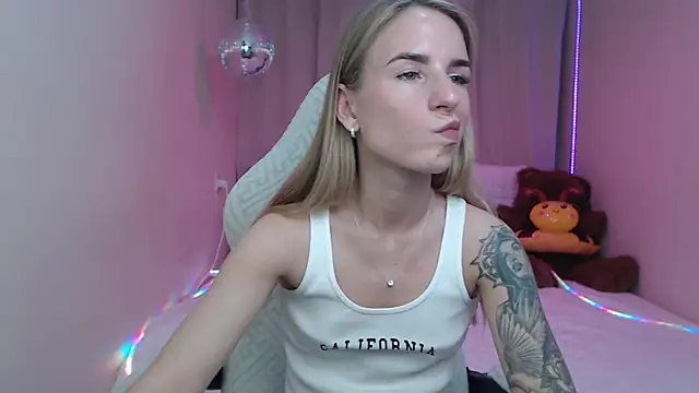 DeboraHorny's Live XXX Chat
