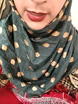 Indian-Aleena Adlı Modelin Canlı XXX Sohbeti