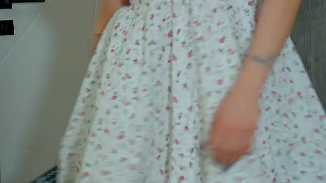 AnitaVenture Adlı Modelin Canlı XXX Sohbeti