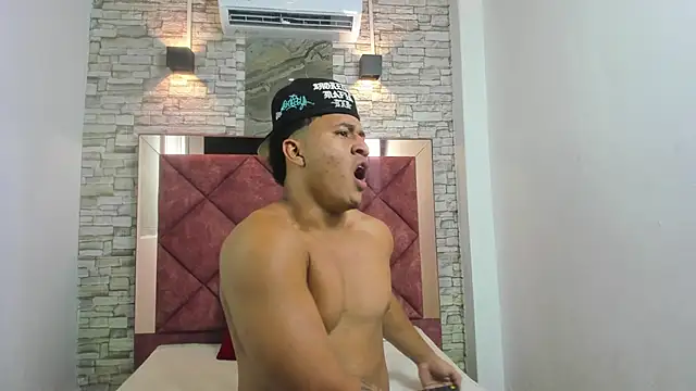 Show modela thomas_baroni na web-kameri