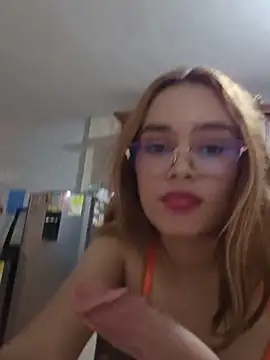 TaraaHot's Live XXX Chat