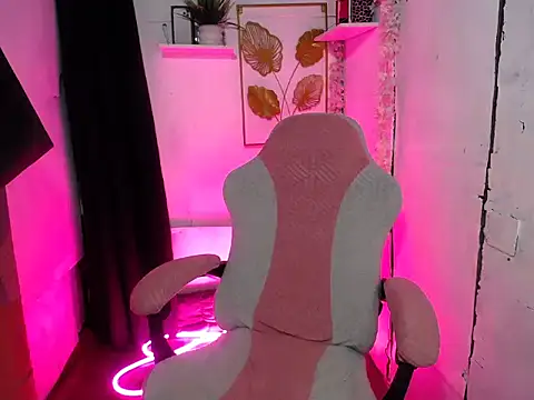 عرض كام urlovely_ella