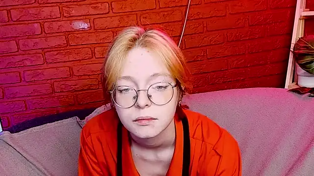 FoxxyyPolly live XXX chat