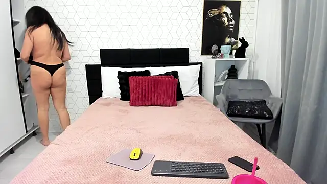 Heidix live XXX chat