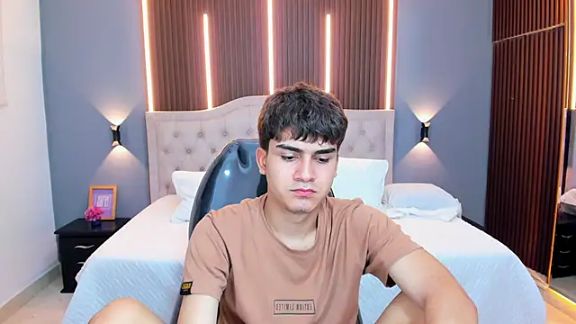 Tommy18__ – Live XXX-chat