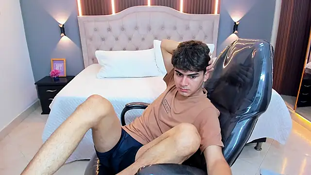 Živý XXX chat Tommy18__