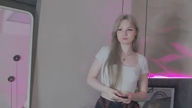 Shy_Barbie Live XXX-chat