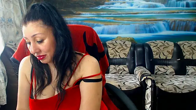 MoistMady's Live XXX Chat