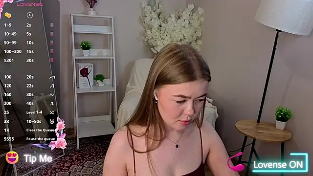 BlondeLina's Live XXX Chat