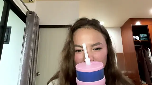 kamila_18_french 网络视讯表演