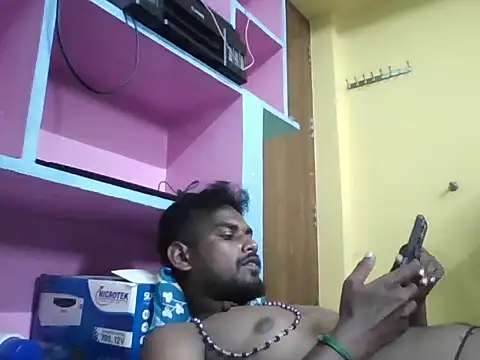 Tamilgud23 Show in webcam