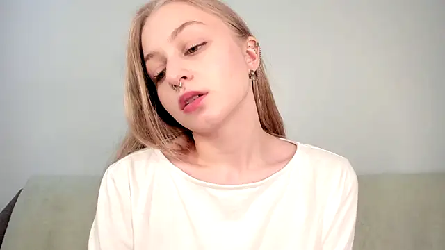 MiaMews Live XXX-chat