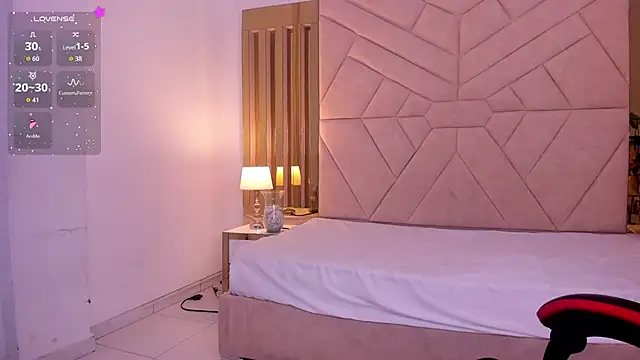 LunaPleasure Chat XXX live