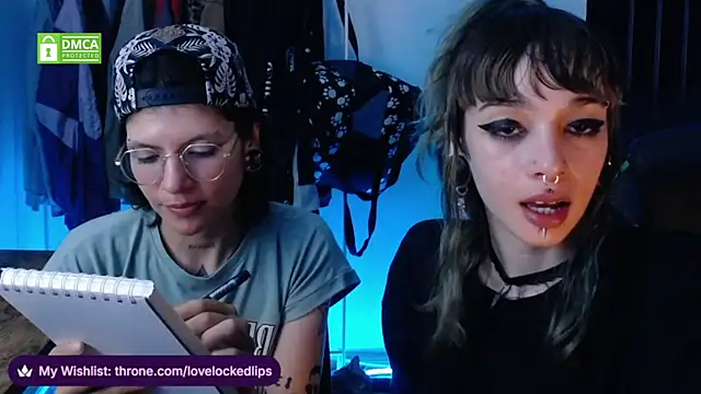 lovelockedlips' Webcam Show