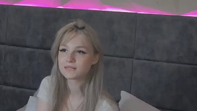Shy_Barbie Chat XXX live