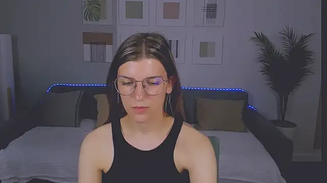 AnnaThorne's Live XXX Chat