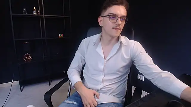 FelixStarkk Adlı Modelin Canlı XXX Sohbeti