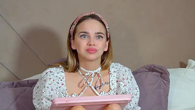 AnitaVenture Adlı Modelin Canlı XXX Sohbeti
