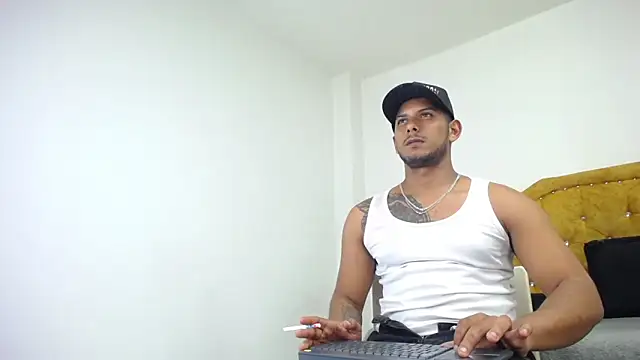 Chris_Dick23 现场XXX聊天