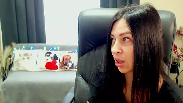 Chat +18 de SweetLouise_ ao vivo
