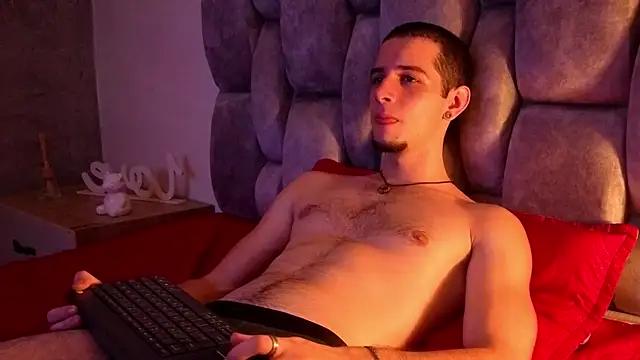 isaacblaze_: διαδικτυακό σόου στην κάμερα