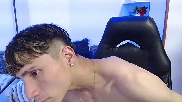 Yao_23's Webcam Show