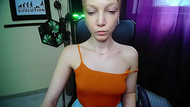 EmillyPlay's Live XXX Chat