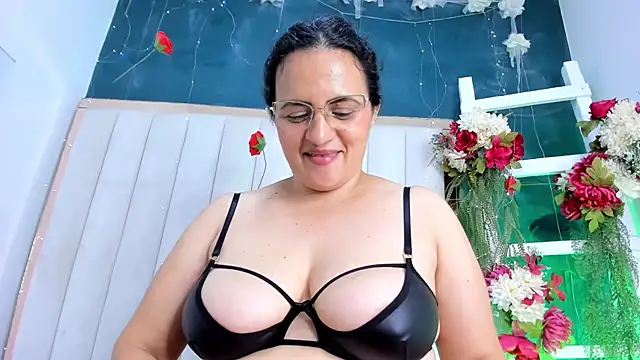 africa_holmes' Live XXX Chat