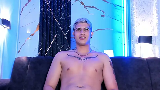 dominic_connor Show in webcam