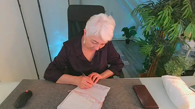 LovelyHelena: απευθείας συ νομιλία ΧΧΧ