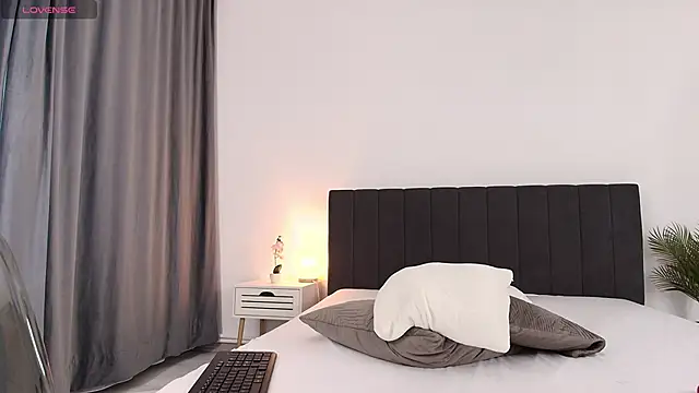 Ava_Monroee – webcam-show