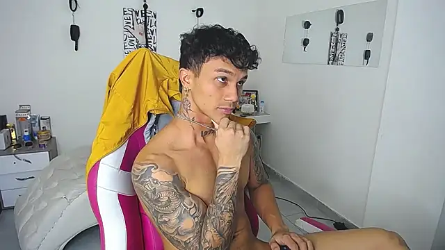 Leonard_Price Live XXX-chat