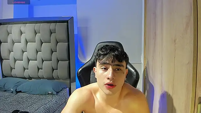 zack_lenox Webcamshow