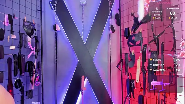 แชท XXX สดของ IzobethAri_BDSM