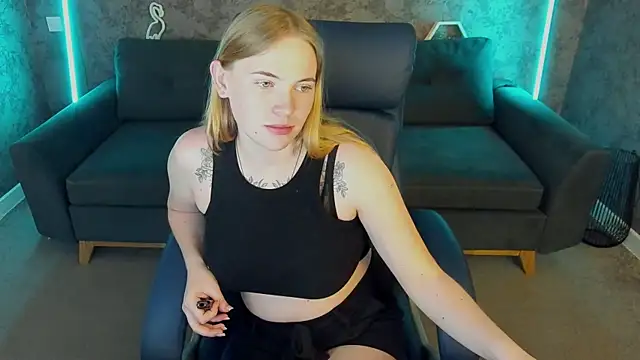 NikkyReyyy's Live XXX Chat