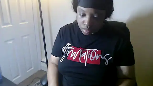 Chatroom XXX en direct de Sexymona1218