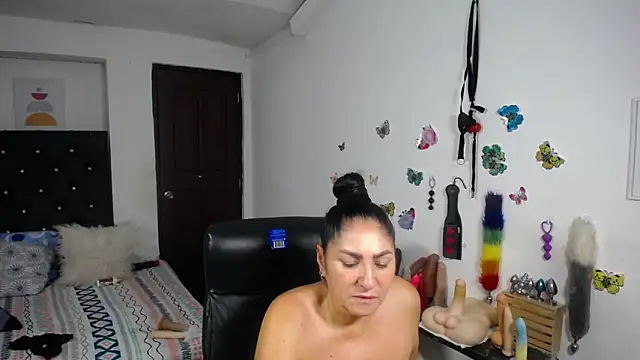Chat +18 de mature_bigboobs10 ao vivo