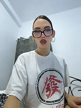 Carlita_cute's Webcam Show
