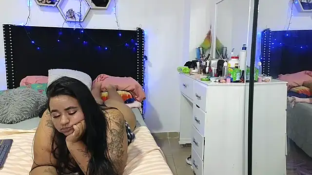 charlotte_077 Chat XXX in diretta
