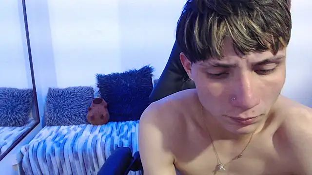 Yao_23's Webcam Show