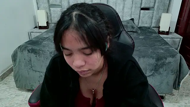 Chatroom XXX en direct de laureentt_