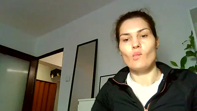 Ms-Lust1- élő XXX-chatje