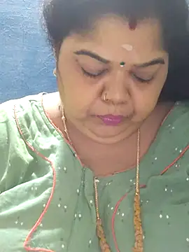 tamilthanushri Chat XXX in diretta