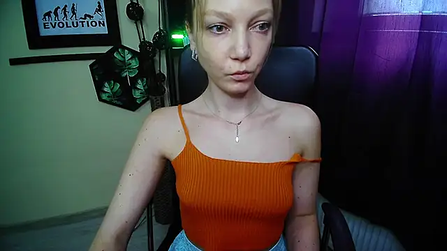 Chatroom XXX en direct de EmillyPlay