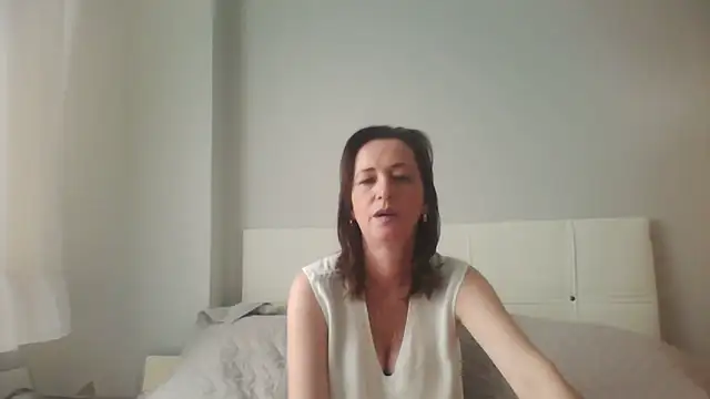 ArianaStarr: онлайн-секс-чат