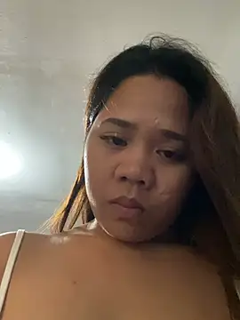 _UrSingleMamiBella_ live XXX chat