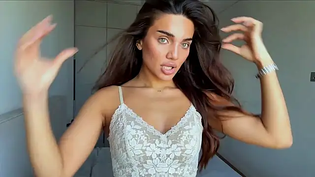 MelindaReny Chat XXX in diretta