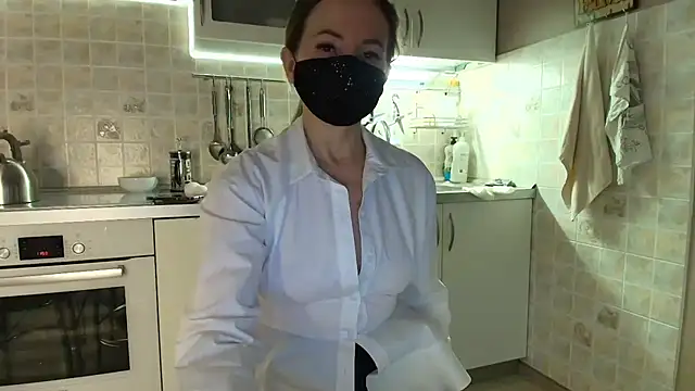 MilfeaN Adlı Modelin Canlı XXX Sohbeti