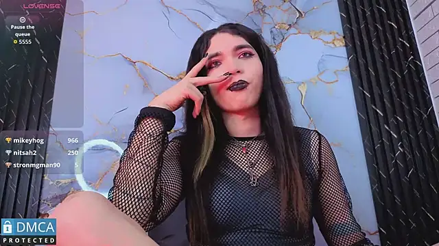 MaeveKuro Show Webcam