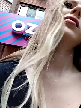Chat XXX en directo de caressyourself